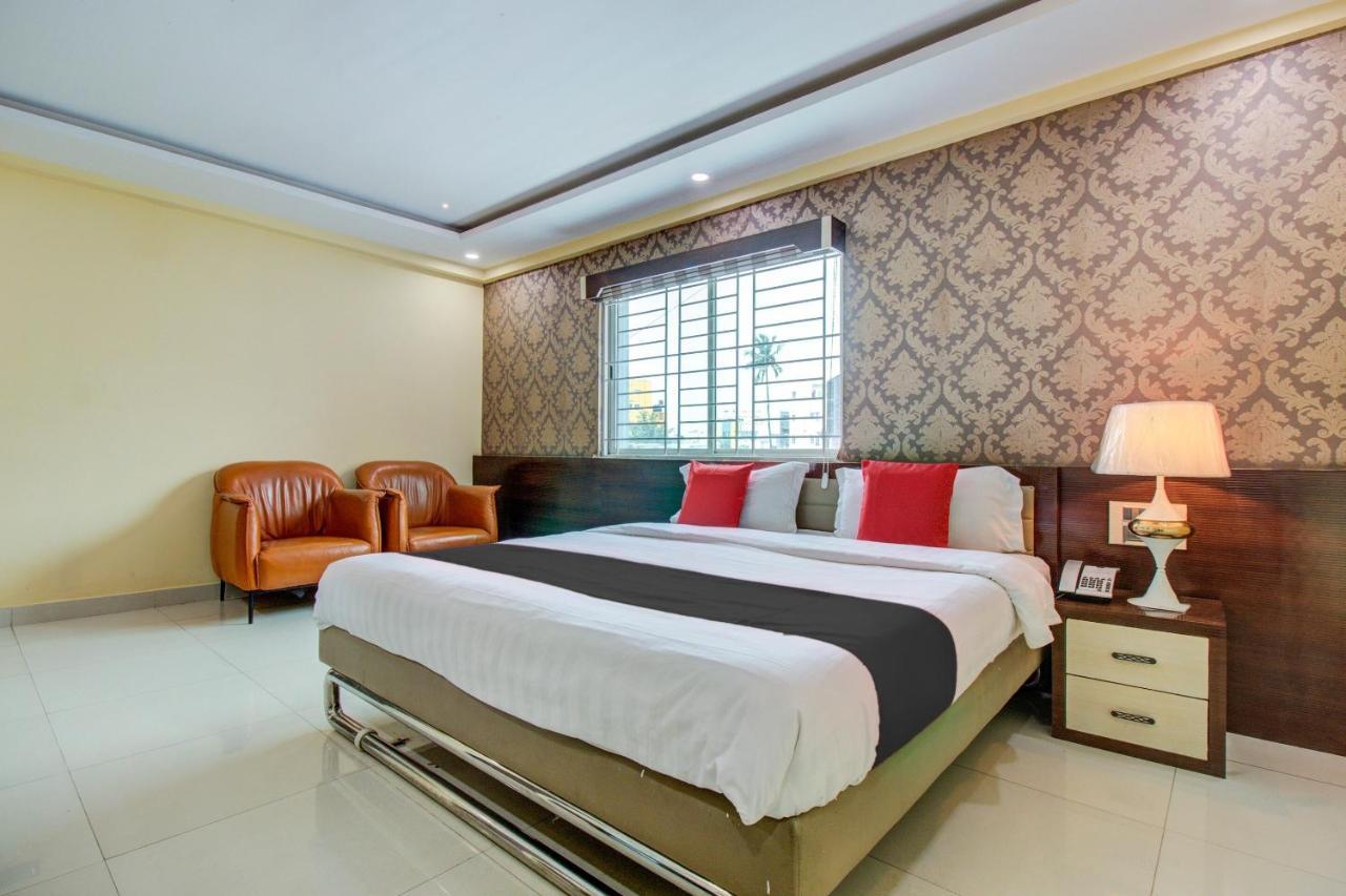 Capital O 5381 The Emirates Hotel Bangalore Dış mekan fotoğraf