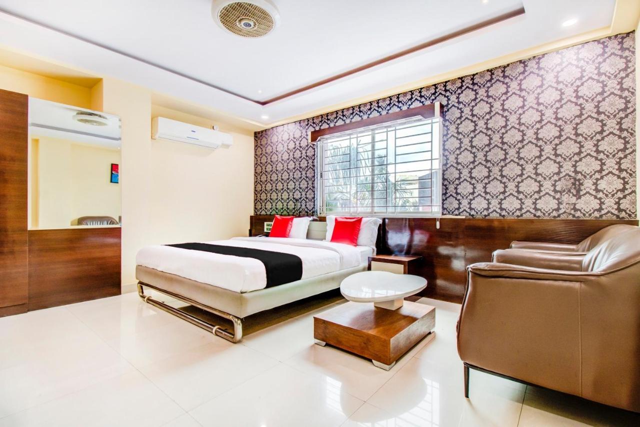 Capital O 5381 The Emirates Hotel Bangalore Dış mekan fotoğraf